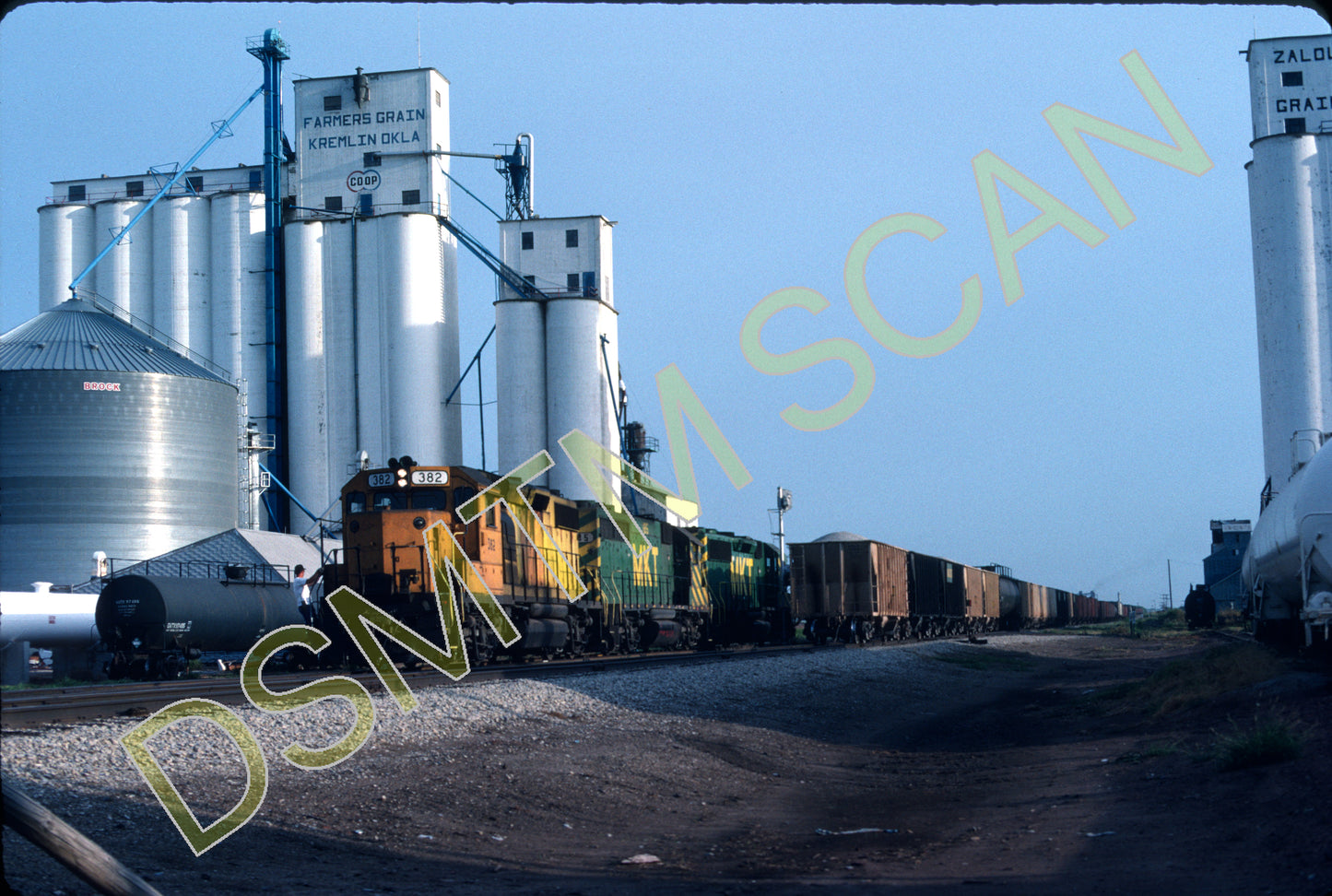 Original Kodachrome Slide, MKT-Kennecott Copper GP39-2 382 with train #504, switches elevator at Kremlin, OK
