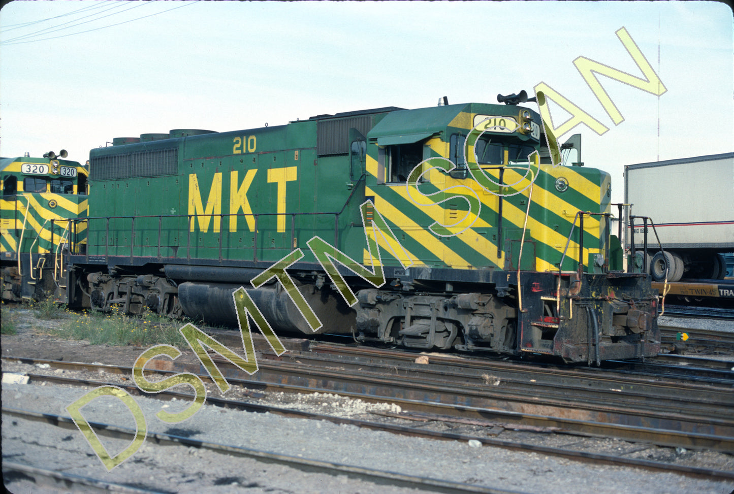 Original Kodachrome Slide, MKT GP40 210 roster at Glen Park Yard, Kansas City, KS 