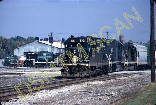 Original Kodachrome Slide, Illinios Central GP10 8701 lead freight past P&L engine house in Paducah, KY 10/15/89