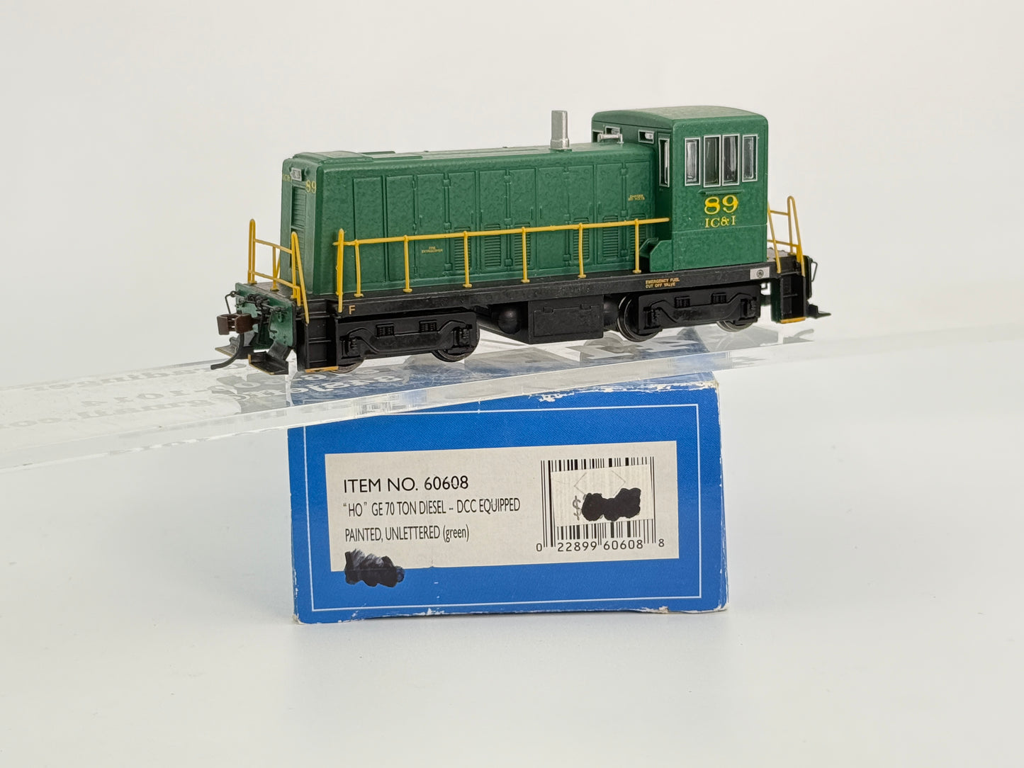 Bachmann HO scale Southern Pacific GE 70 ton loco with DCC, #5114, 60613, loco has been tested and runs, programed to #3 (Copy)