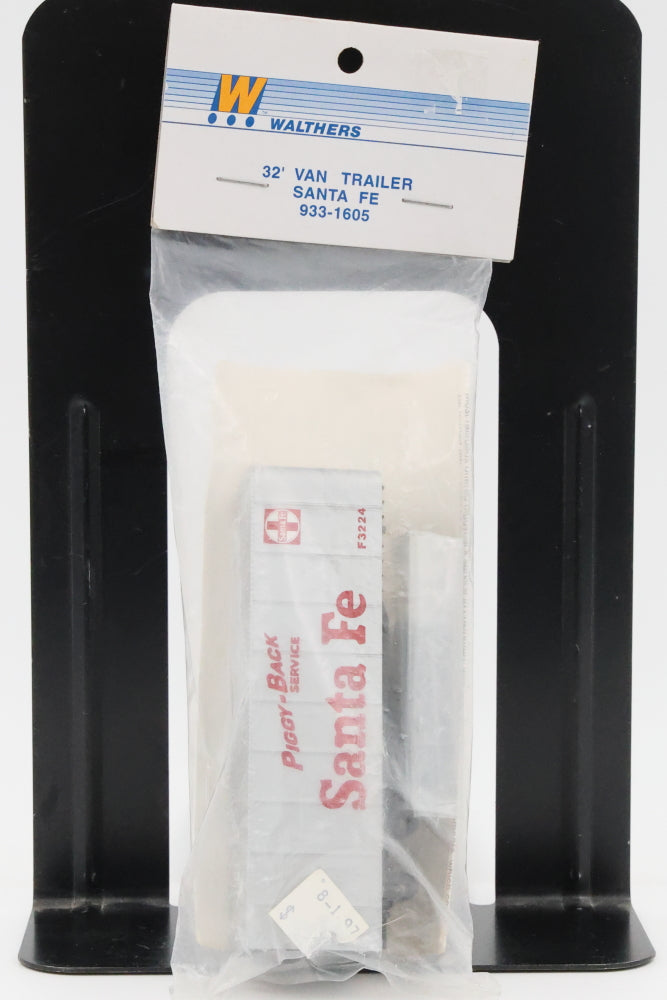 Walthers, HO scale, 32' Van Trailer, Santa Fe, Factory sealed, 933-1605