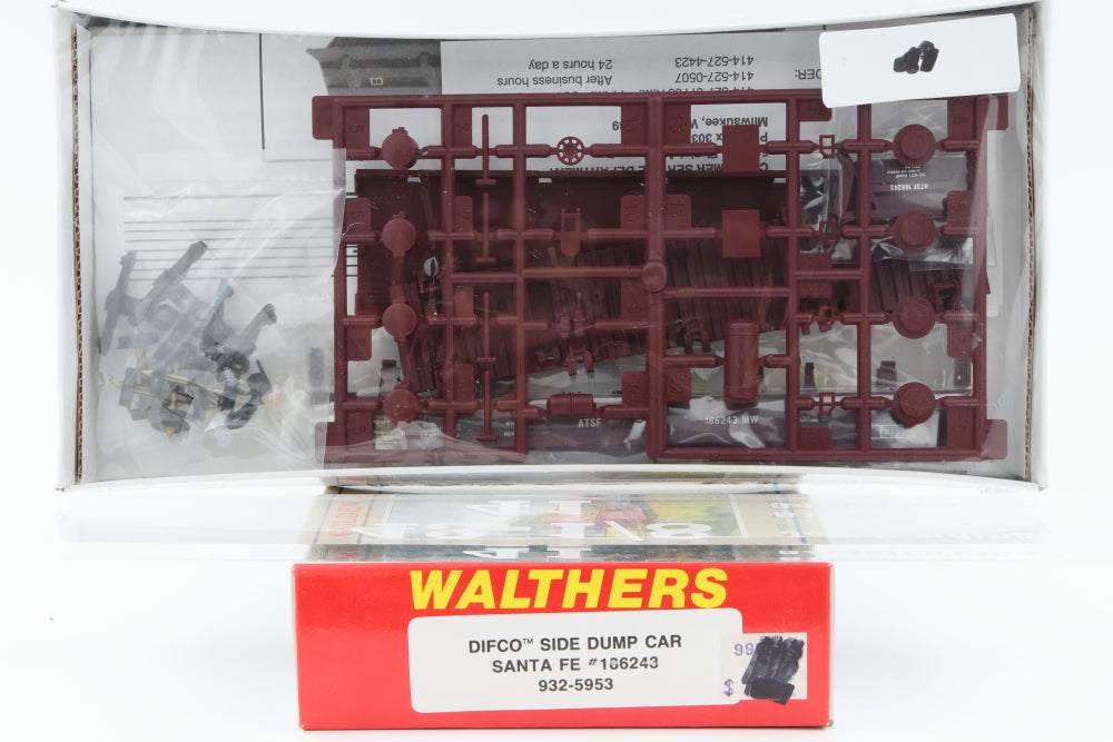 Walthers, HO Scale, Santa Fe (ATSF) Difco Side Dump Car kit, 186243 932-5953