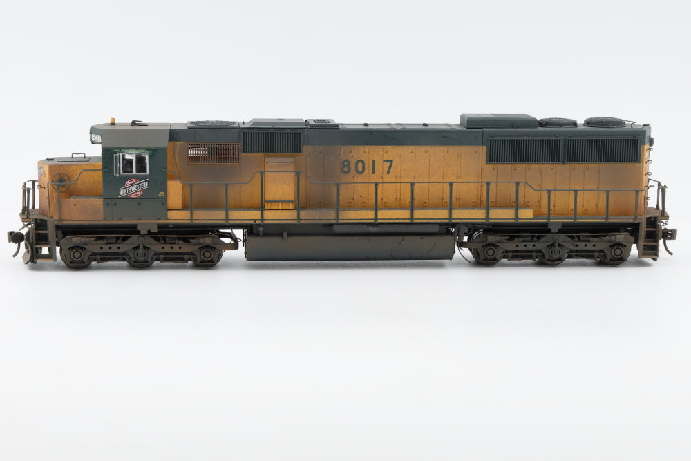 Proto 2000 HO scale Chicago and Northwestern (CNW) SD60 8017 DCC with Sound, Weathered, Pre-owned, used, no original box