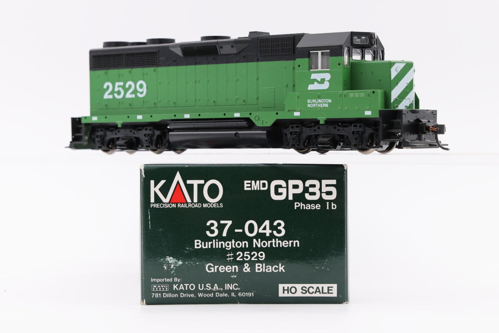 Kato HO scale Burlington Northern EMD GP35 2529, Phase Ib, 37-043, DC, used
