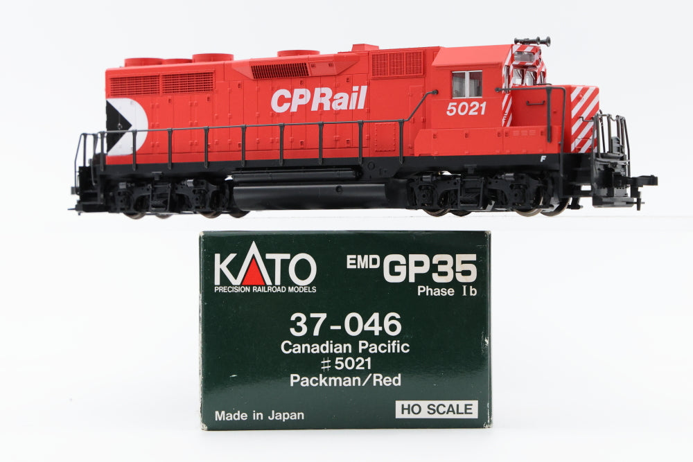 Kato HO scale Canadian Pacific EMD GP35 5021, Paceman/red, Phase Ib, 37-046, DC, used