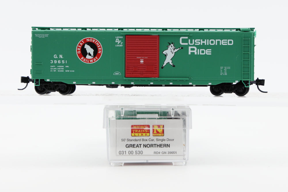 Micro Trains Line Great Northern, 50ft Standard Box Car, Single Door #39651, 031 00 530