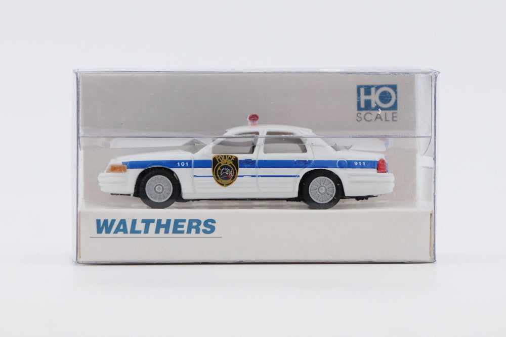 Walthers HO scale 1998 Ford Crown Victoria Milwaukee Police Dept, 933-1254