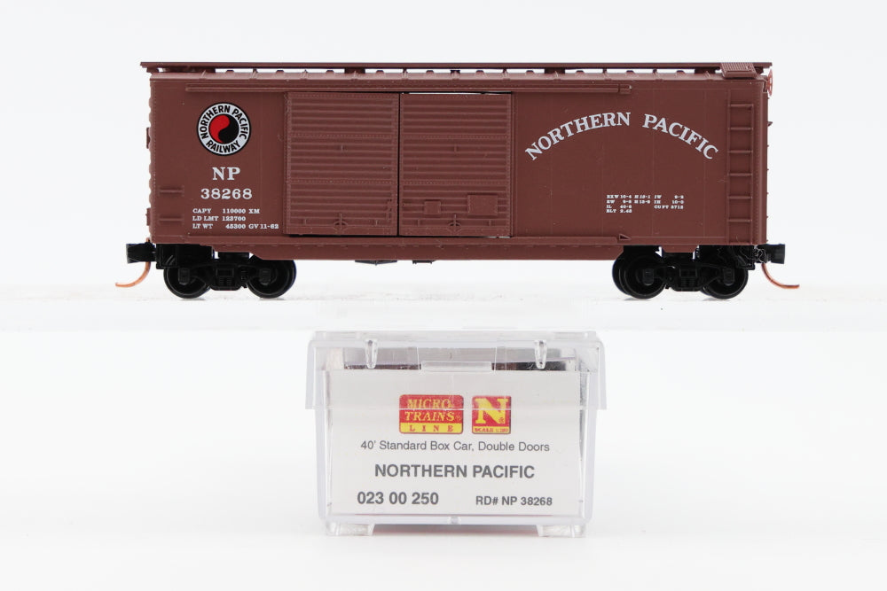 Micro Trains Line Northern Pacific 40ft Standard Box car, Double Doors, #38268, 023 00 250