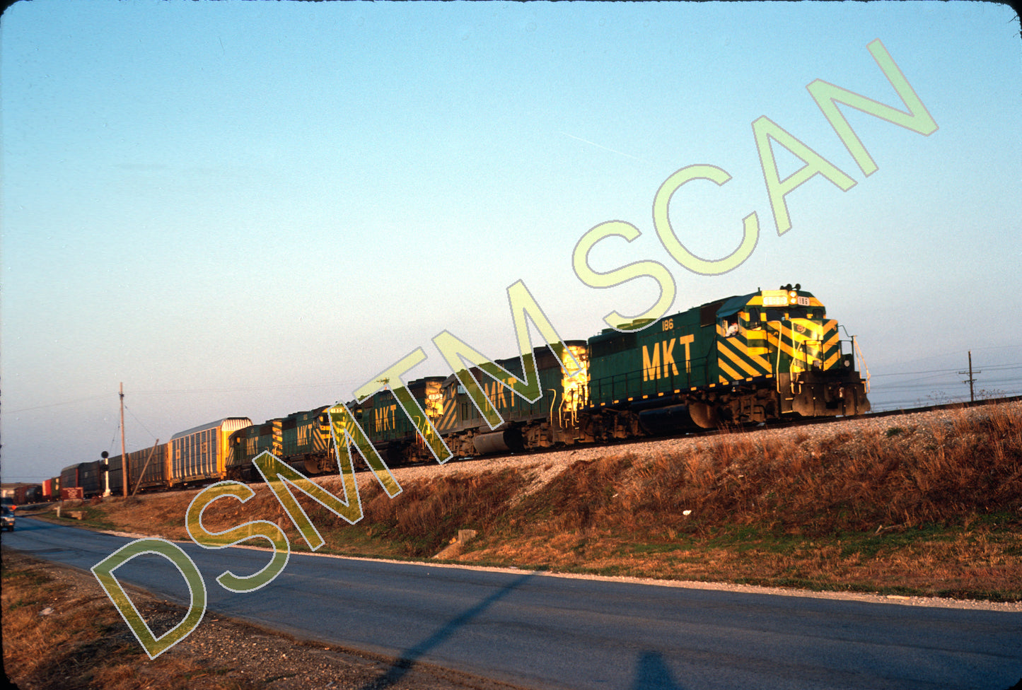 Original Kodachrome Slide, MKT GP40 186 leads train #103, setting out a bad order cars at Crossover Charlie, Lenexa, KS