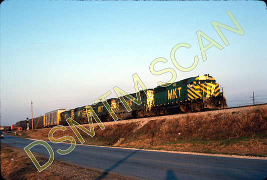 Original Kodachrome Slide, MKT GP40 186 leads train #103, setting out a bad order cars at Crossover Charlie, Lenexa, KS