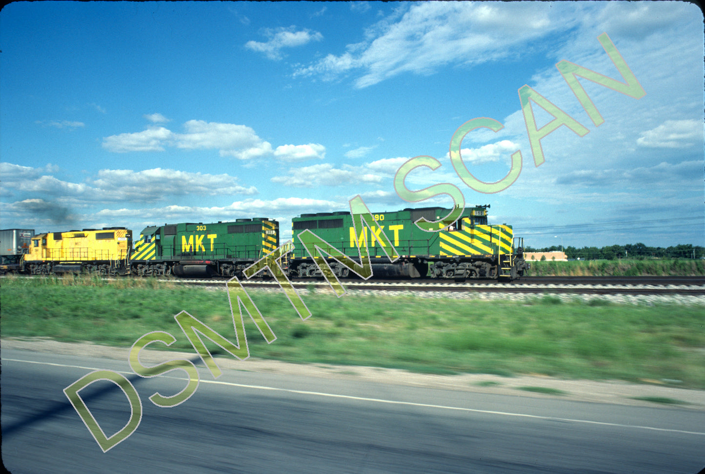 Original Kodachrome Slide, MKT GP40 190 leads train #103, paced at Lenexa, KS on BN Trackage rights.