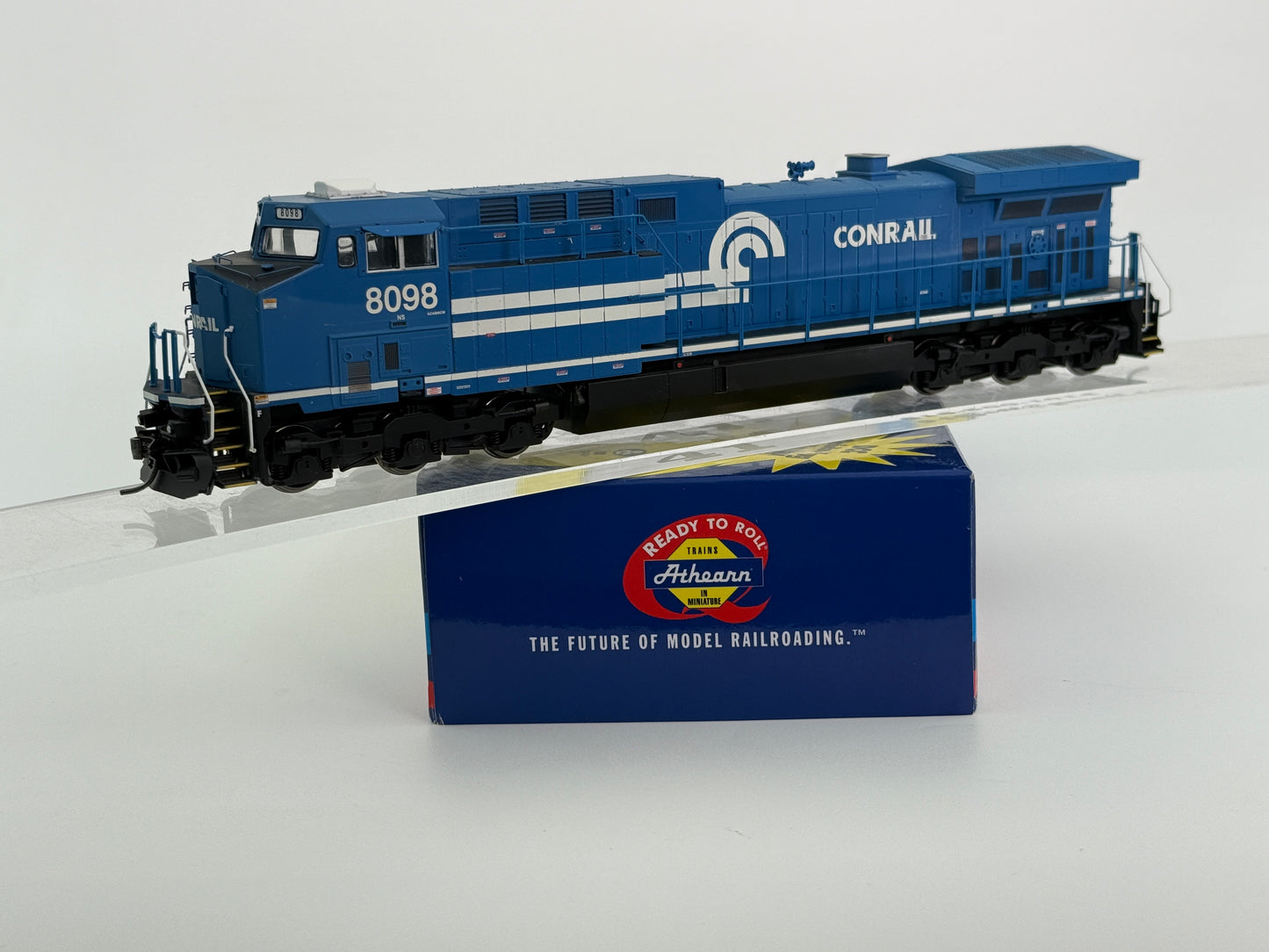 Athearn Ready to Run HO Scale Norfolk Southern/Conrail Heritage AC4400CW 8098, Kadee couplers installed, pre-owned, DC, DCC ready, not original box