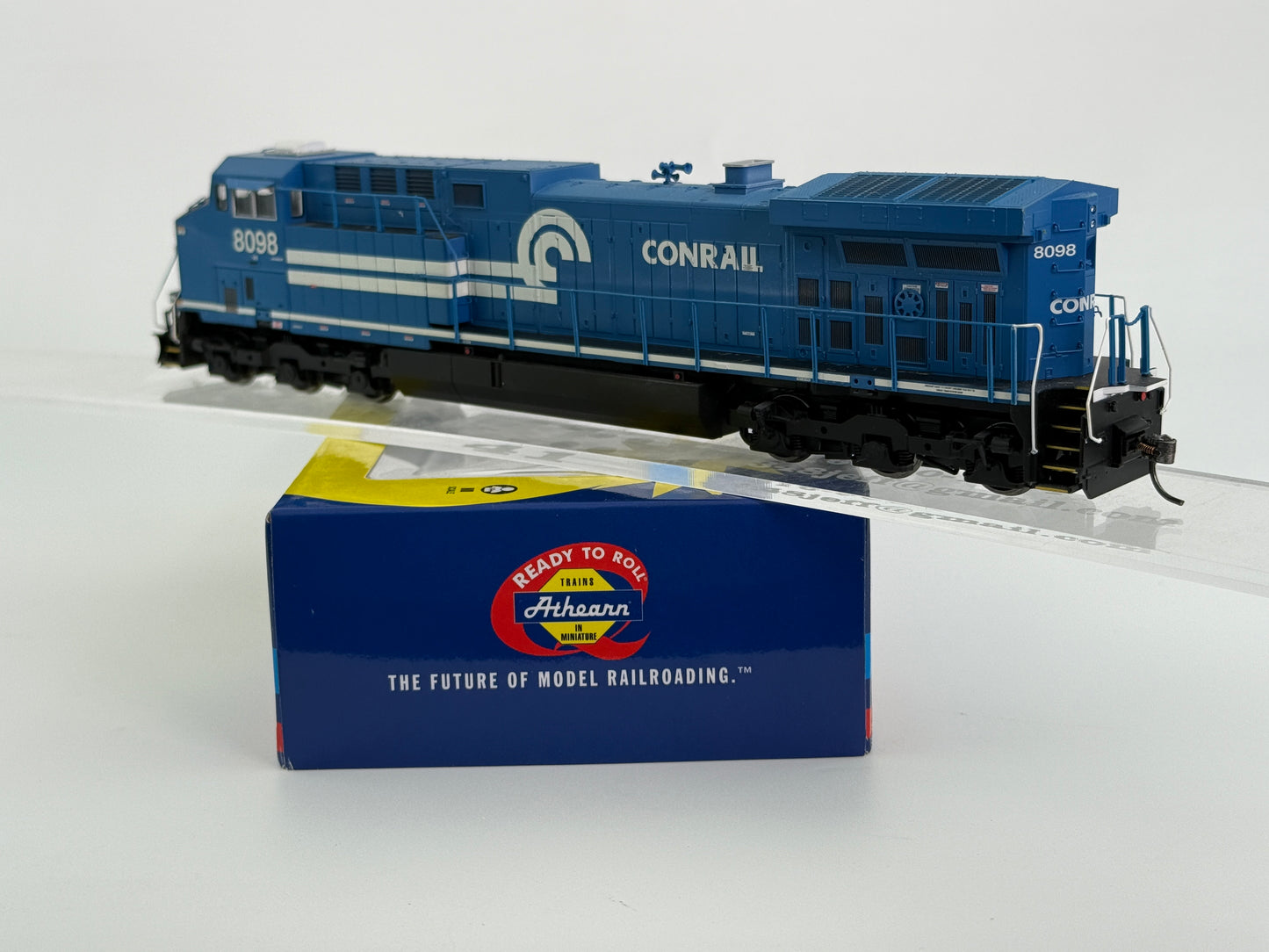 Athearn Ready to Run HO Scale Norfolk Southern/Conrail Heritage AC4400CW 8098, Kadee couplers installed, pre-owned, DC, DCC ready, not original box