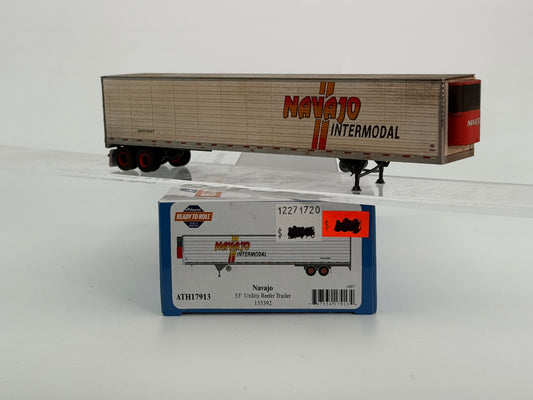 Athearn HO Scale Ready to Roll Navajo 53' Utility Reefer Trailer, NAVZ 155367, pre-owned, not original box, custom weathered&nbsp;