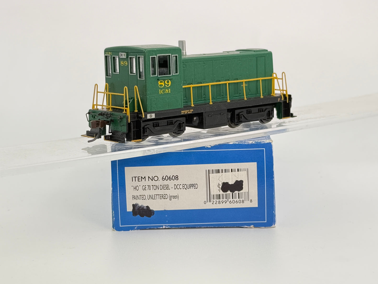 Bachmann HO scale Southern Pacific GE 70 ton loco with DCC, #5114, 60613, loco has been tested and runs, programed to #3 (Copy)