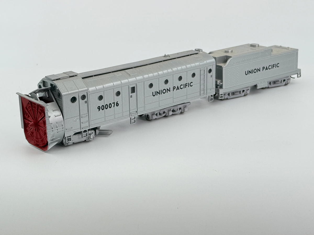 Athearn HO scale Union Pacific Rotary snow plow with tender, no original box, has been tested and front blades spin on DC