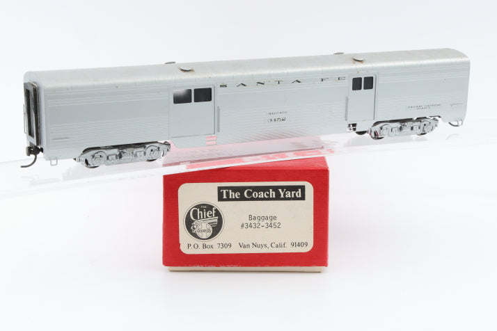 The Coach Yard, HO scale, Brass, Santa Fe Super Chief Baggage Car #3432-3452, body mounted Kadee couplers, metal wheels, Original box, pre-owned