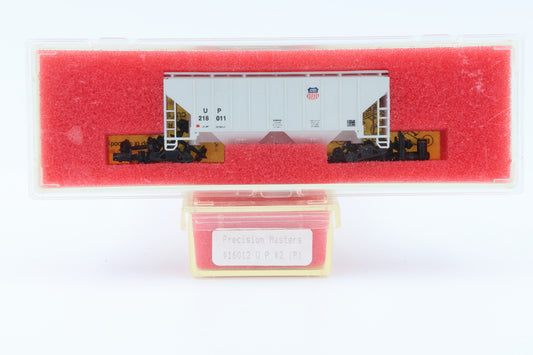 Precision Masters, N scale, Union Pacific (UP) 2 Bay Covered Hopper (trucks need assembly), rapido style couplers, 218011, 16012