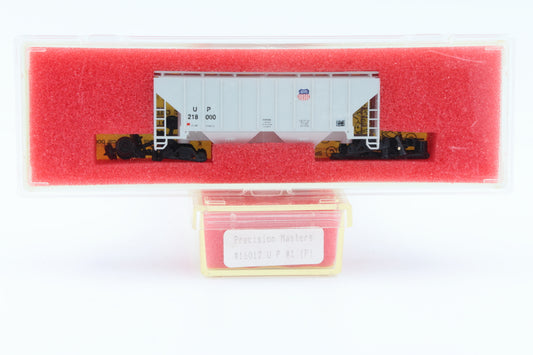 Precision Masters, N scale, Union Pacific (UP) 2 Bay Covered Hopper (trucks need assembly), rapido style couplers, 218000, 16012