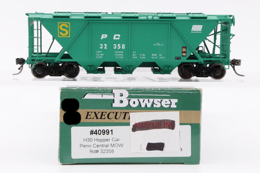 Bowser Executive line HO Scale Penn Central H30 Hopper Car, MOW, Rd#32358