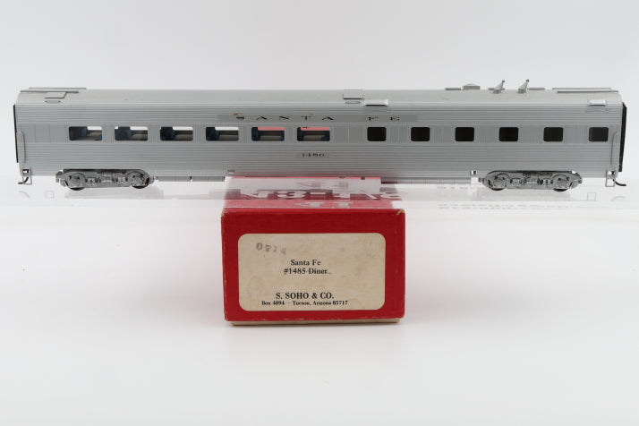 S.Soho &amp; Co., HO scale, Brass, Santa Fe Diner #1485 body mounted Kadee couplers, metal wheels, Original box, pre-owned, 0714,