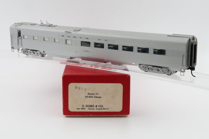 S.Soho &amp; Co., HO scale, Brass, Santa Fe Diner #1485 body mounted Kadee couplers, metal wheels, Original box, pre-owned, 0714,