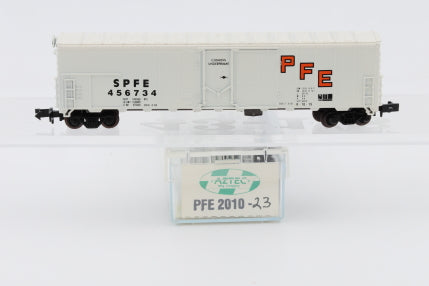 Aztec N scale Southern Pacific SPFE 50ft Reefer, 456734, Rapido style couplers, PFE 2010-23