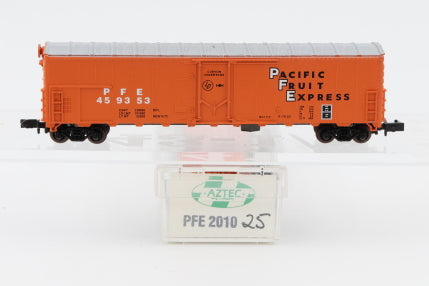 Aztec N scale Pacific Fruit Express PFE 50ft Reefer, 459353 Rapido style couplers, PFE 2010-25