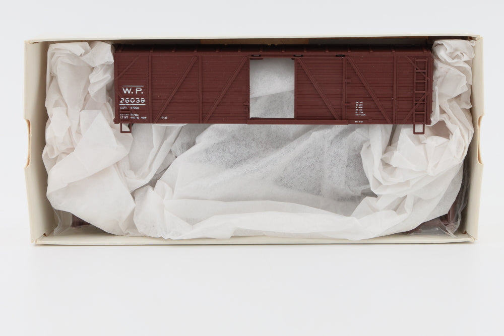Walthers, HO scale, Western Pacific (WP) 40' SS Wood Boxcar Kit, 26039, 932-2656