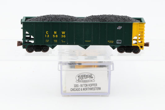 Atlas N scale Chicago and Northwestern (CNW) 3-Bay 90 ton hopper car, Plastic knuckle couplers, 135836, 3293