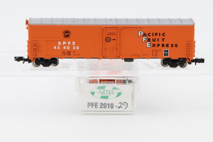 Aztec N scale Southern Pacific SPFE 50ft Reefer, 454050 Rapido style couplers, PFE 2010-29