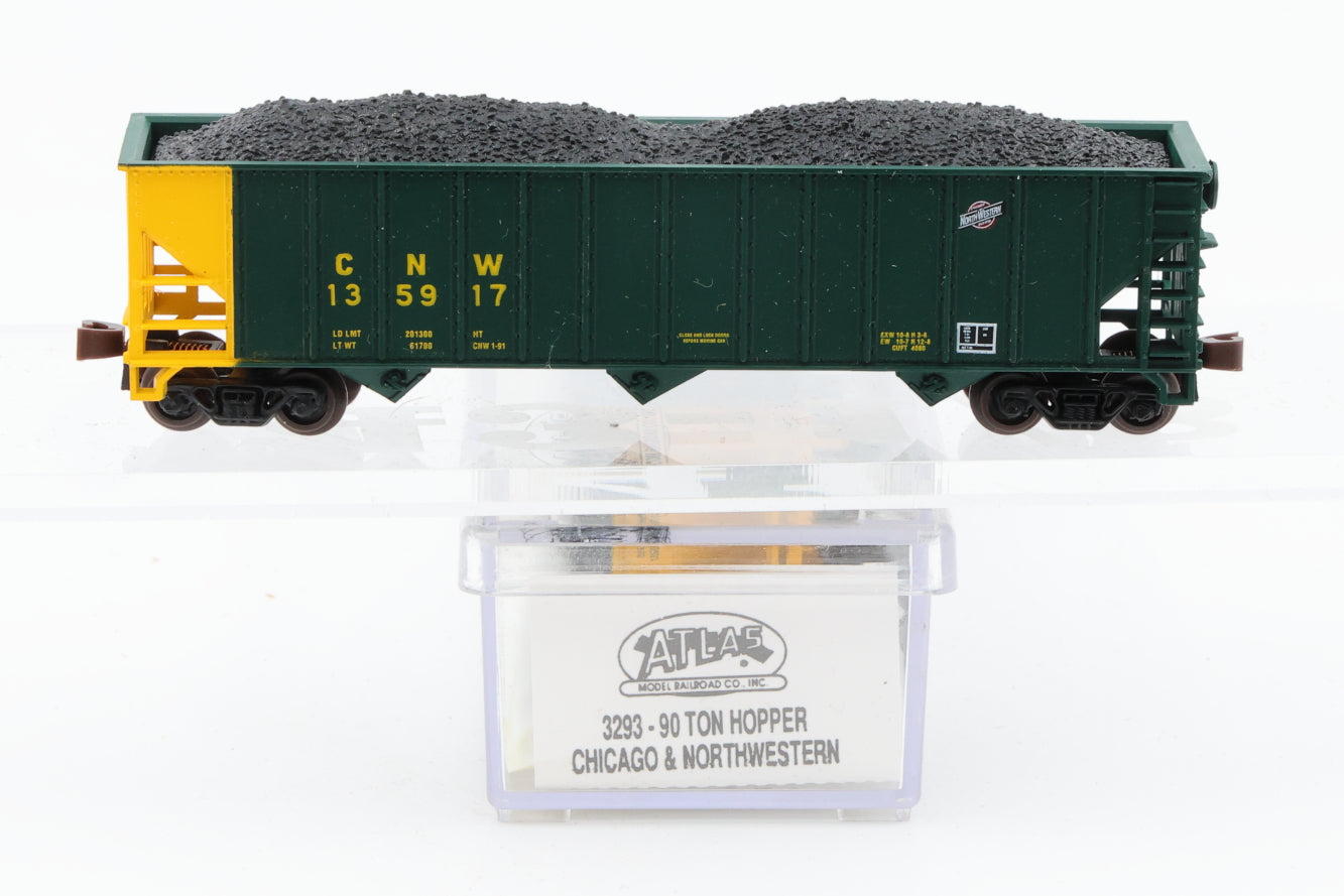 Atlas N scale Chicago and Northwestern (CNW) 3-Bay 90 ton hopper car, Plastic knuckle couplers, 136123 (Copy)