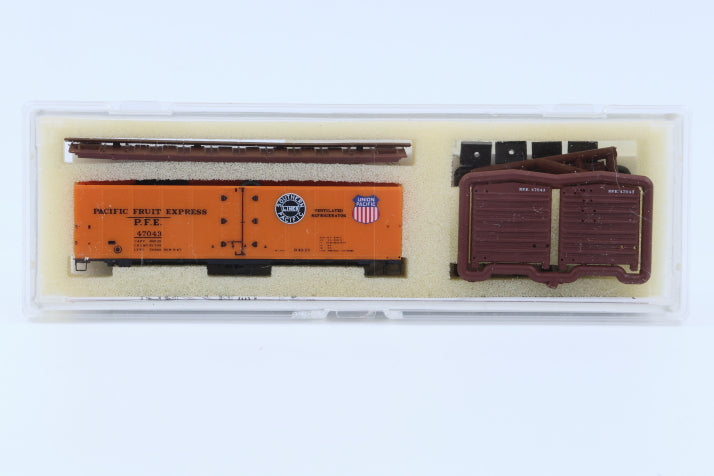 Intermountain N scale Pacific Fruit Express (PFE) 40' Steel Sided Ice Bunker Reefer car kit, R-40-23, 47043 60501-16, preowned, new in box