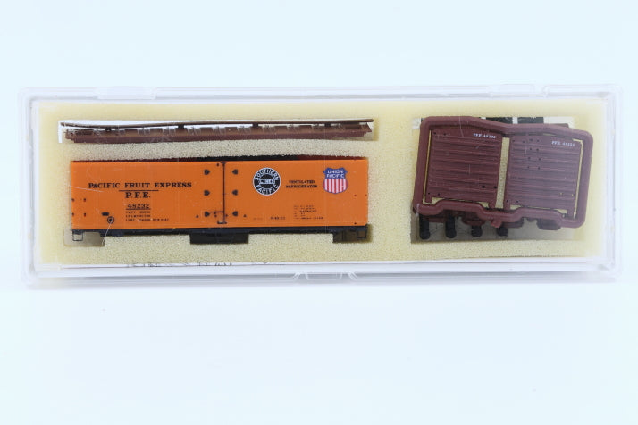 Intermountain N scale Pacific Fruit Express (PFE) 40' Steel Sided Ice Bunker Reefer car kit, R-40-23, 48232, 60501-22, preowned, new in box