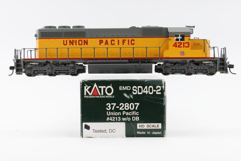 Kato HO scale Union Pacific EMD SD40-2 w/o dynamic brakes, 4213, 37-2807, DC, used