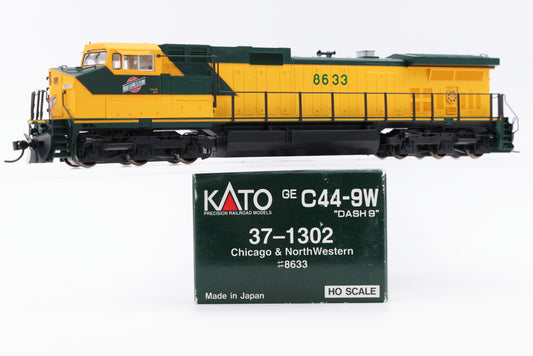 Kato HO scale GE C44-9W Chicago and Northwestern, 8633, 37-1302, DC, used