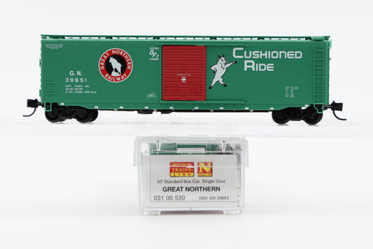 Micro Trains Line Great Northern, 50ft Standard Box Car, Single Door #39651, 031 00 530