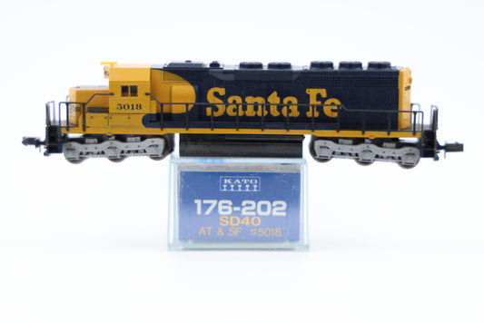 Kato N scale Santa Fe SD40 #5018, DC, Rapido style couplers, new in box, Pre-owned, never used, 176-202