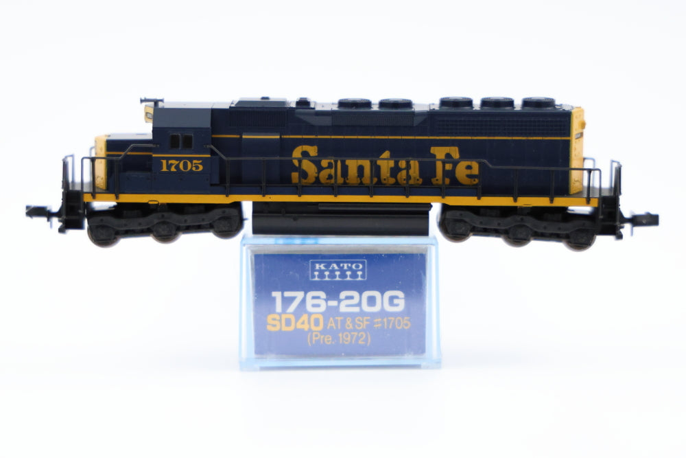 Kato N scale Santa Fe SD40 #1705, Pre 1972, DC, Rapido style couplers, new in box, Pre-owned, never used, 176-20G