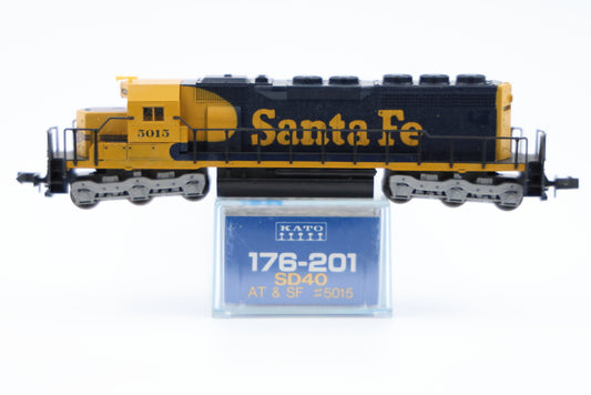 Kato N scale Santa Fe SD40 #5015, DC, Rapido style couplers, new in box, Pre-owned, never used, 176-201