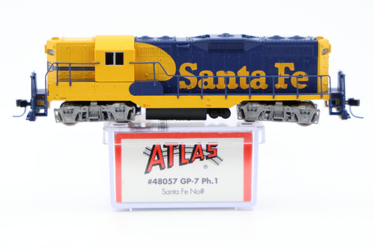 Atlas N scale Santa Fe GP7 Ph.1, no number, DC, kadee style couplers,