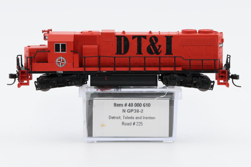 Atlas N scale Master Line line DT&I, Detroit, Toledo, and Ironton GP338-2 225, #40 000 610