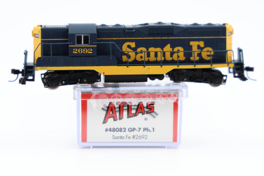 Atlas N scale Santa Fe GP7 Ph.1, #2692, DC, kadee style couplers