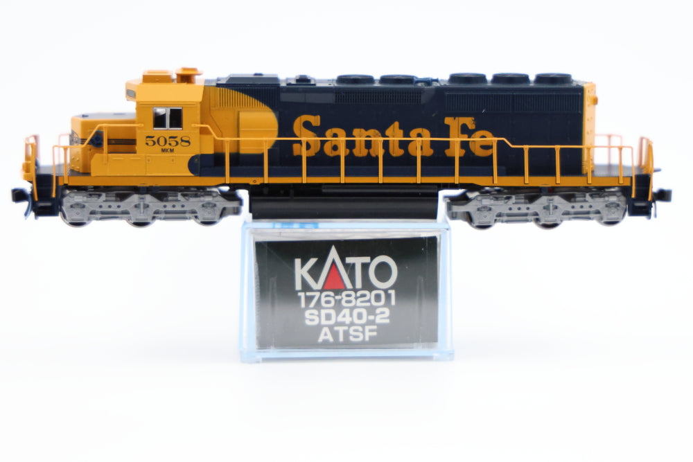 Kato N scale Santa Fe SD40-2 5058, DC, Kato style couplers, MKM sub lettering