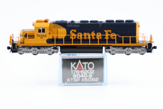 Kato N scale Santa Fe SD40-2 5092, DC, Kato style couplers, MKM sub lettering