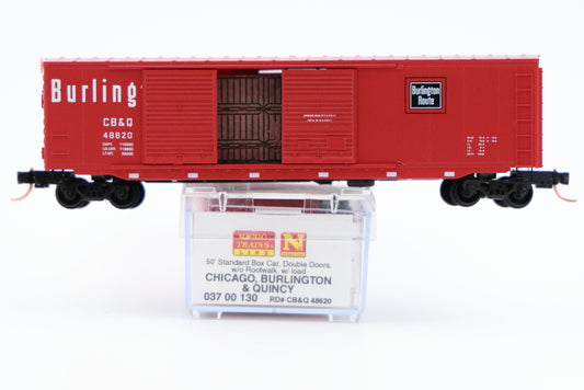 Micro Trains Line Chicago Burlington and Quincy, 50ft Standard box car, Double Doors, w/o Roofwalk, w/Load, #48620, 037 00 130