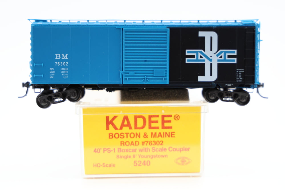 Kadee HO scale Boston and Maine 40ft PS-1 Boxcar with scale couplers, single 8ft Youngstown, #76302, 5240, pre owned