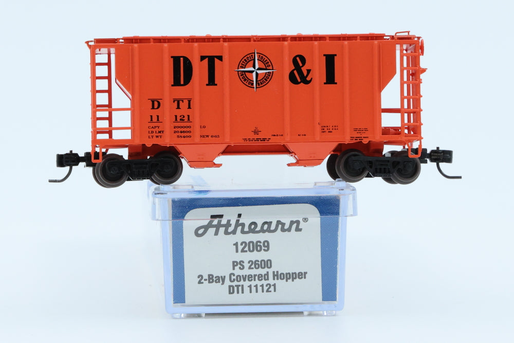 Athearn N scale PS 2600, 2 Bay Covered Hopper, Detroit, Toledo, and Ironton, #11121, ATH12069