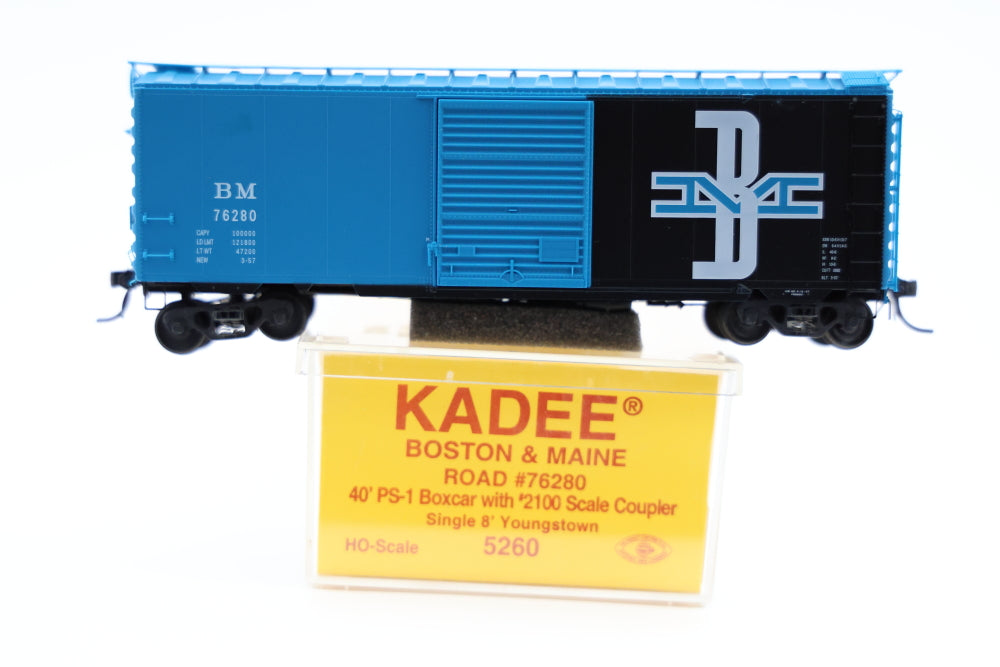 Kadee HO scale Boston and Maine 40ft PS-1 Boxcar with #2100 scale couplers, single 8ft Youngstown, #76280, 5260, pre owned