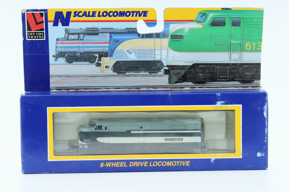 Life Like Trains N scale FA2 loco, Ann Arbor railroad, #52-A, original box, 7939